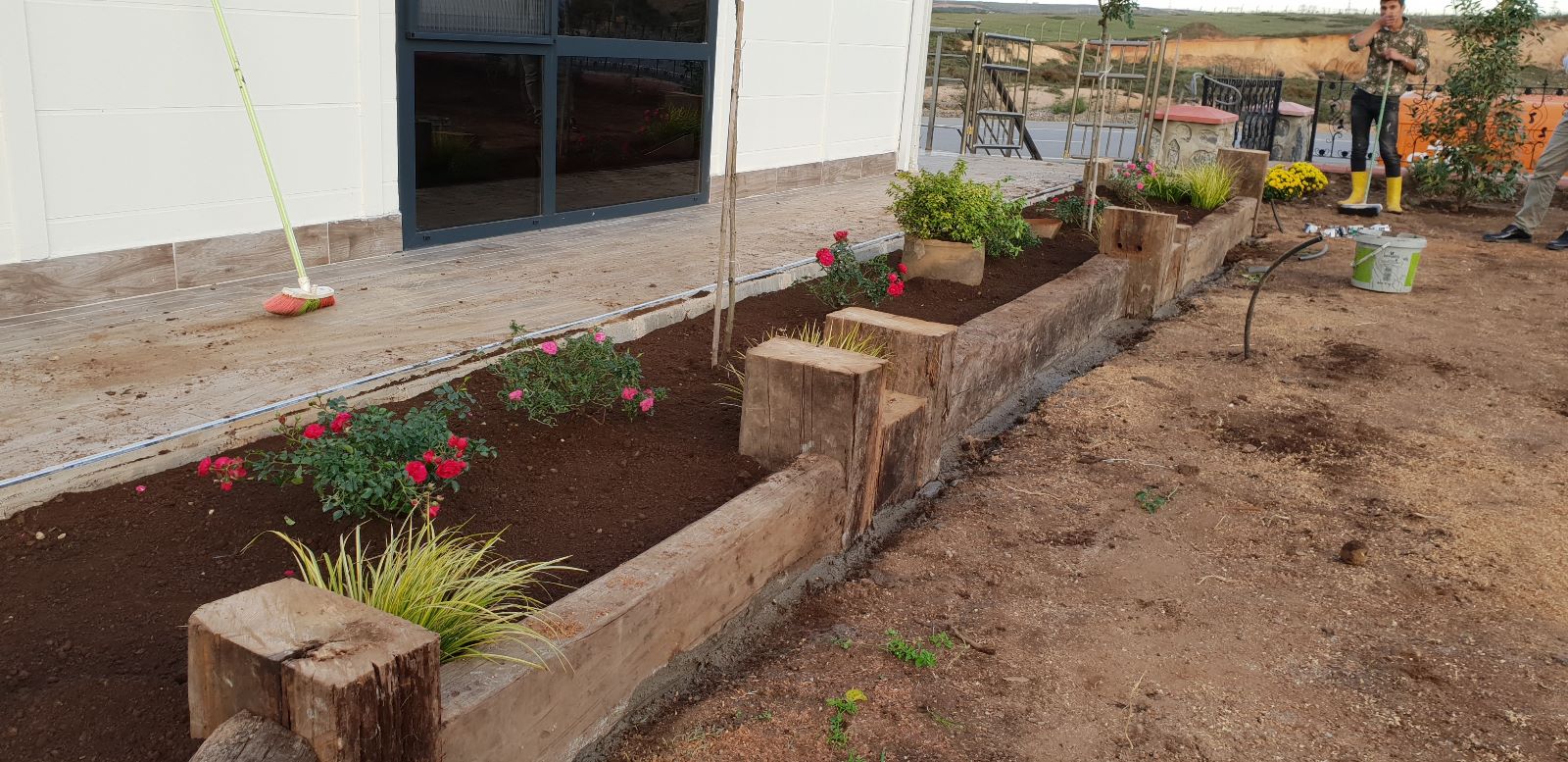 AHŞAP TRAVERS ÇİÇEKLİK6